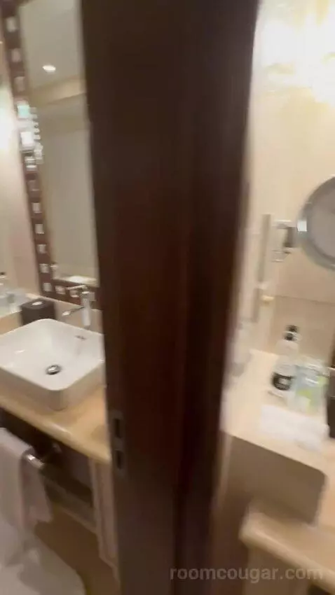 Suite (#783) bathroom picture #7