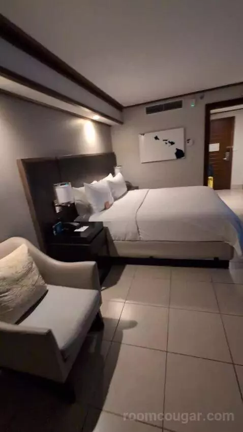 Executive Suite with Ocean View (#404) bed picture #12