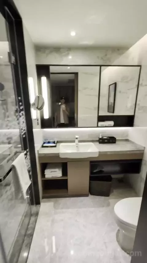 Standard bathroom picture #1