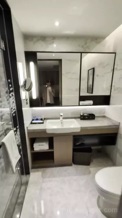 Standard bathroom picture #2