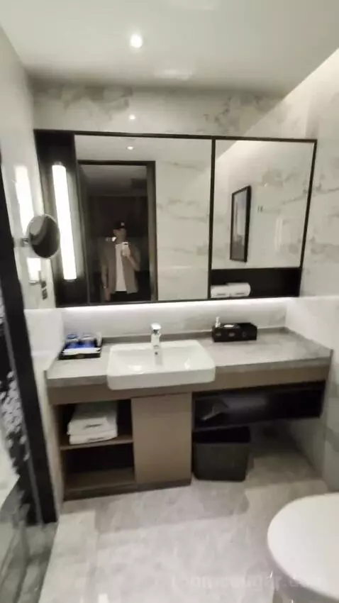 Standard bathroom picture #4