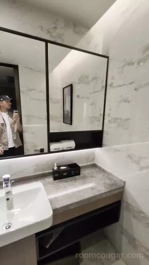 Standard bathroom picture #6