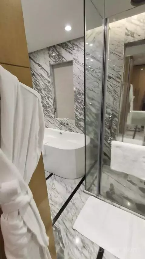 Standard bathroom picture #8
