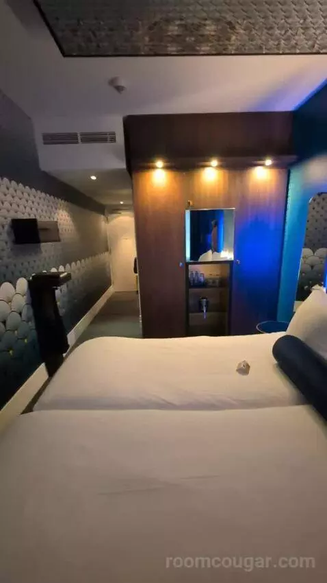 Superior Double Room (#281) bed picture #12