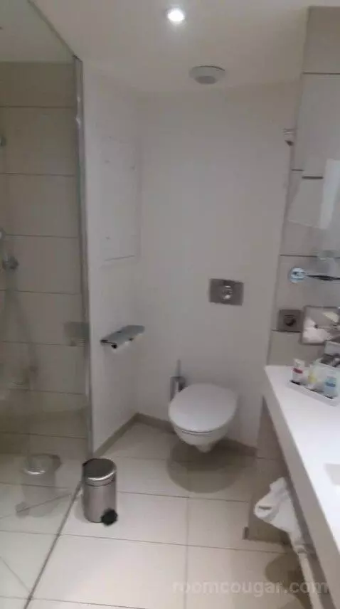 Standard (#101) bathroom picture #4