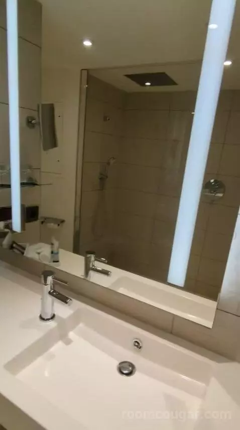 Standard (#101) bathroom picture #7