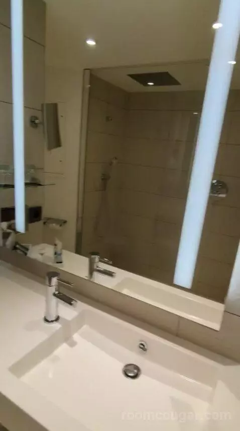 Standard (#101) bathroom picture #8