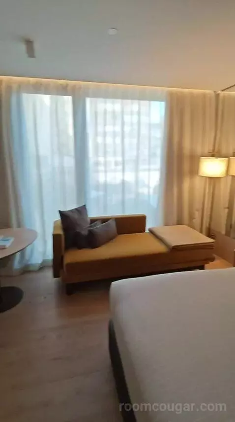 Standard Me Room with Patio View bed picture #3