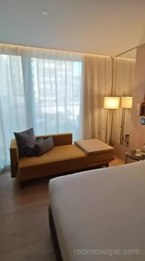 Standard Me Room with Patio View bed picture #4