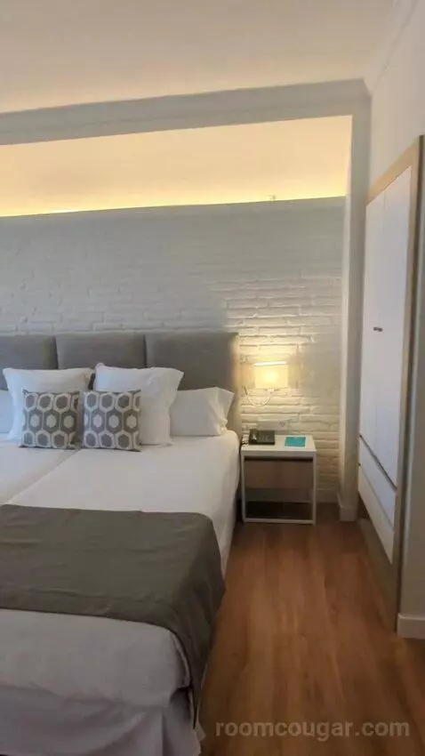 Jr Suite bed picture #2