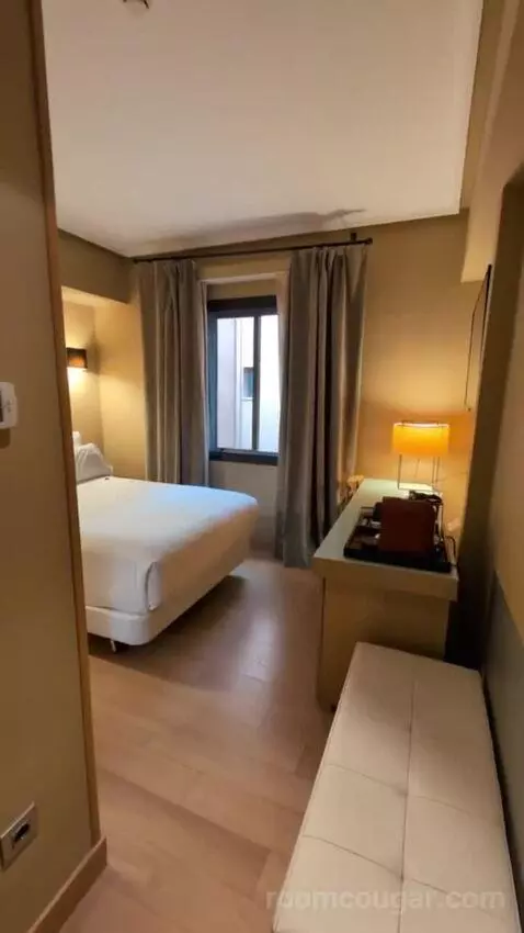 Superior Single Room bed picture #1