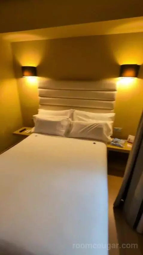 Superior Single Room bed picture #7