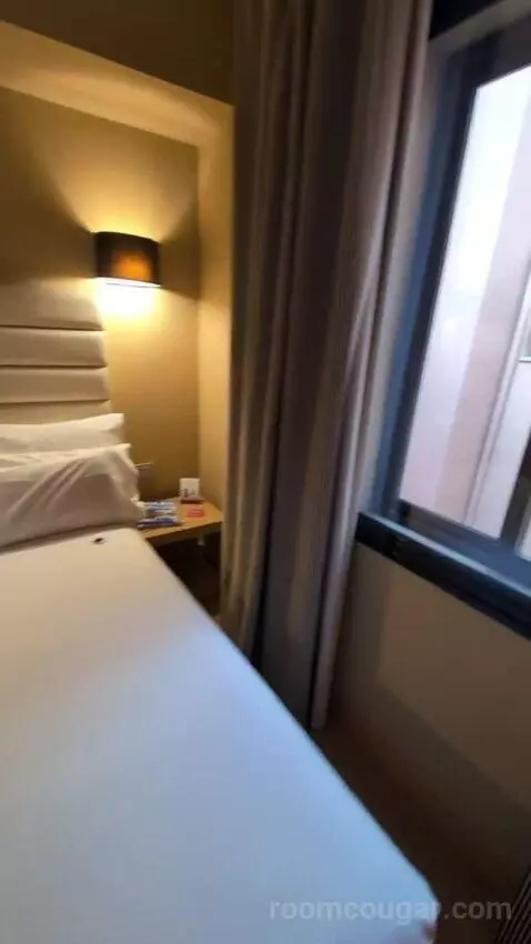 Superior Single Room bed picture #6