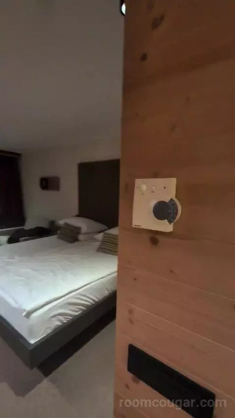 Double (#216) bed picture #2