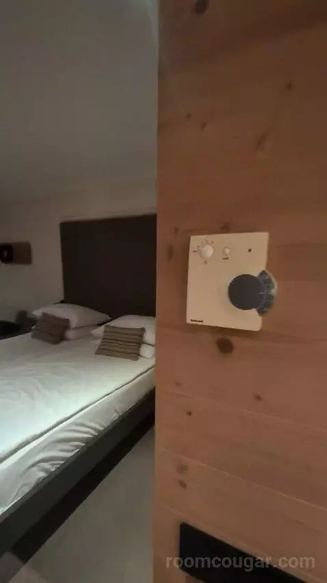 Double (#216) bed picture #4