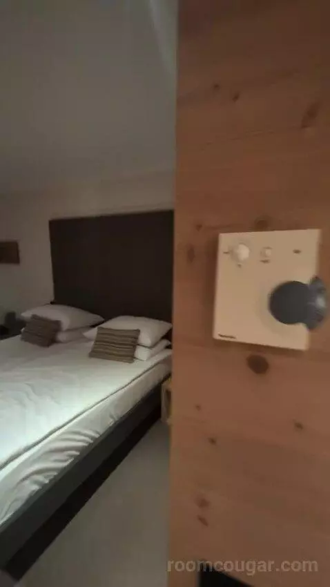 Double (#216) bed picture #5