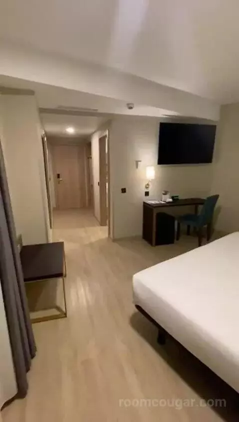 Economy Room bed picture #5