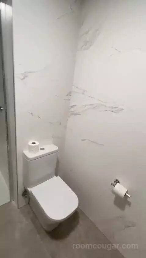 Economy Room bathroom picture #9