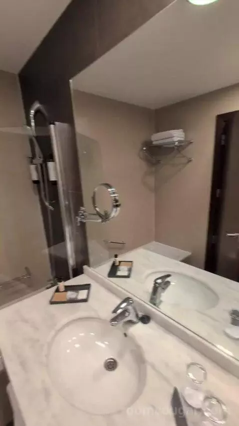 Double (#116) bathroom picture #5