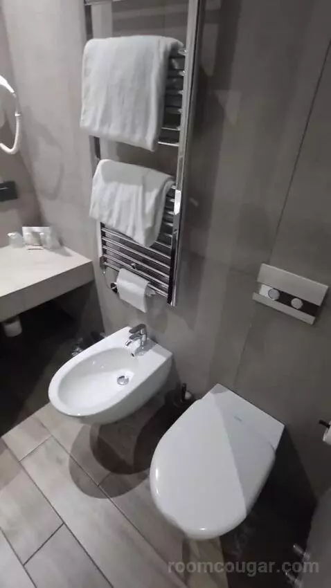 Double Room - Single Use (#506) bathroom picture #2