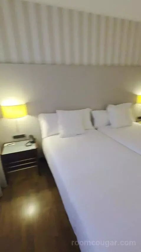 Double or Twin Room (#204) bed picture #9