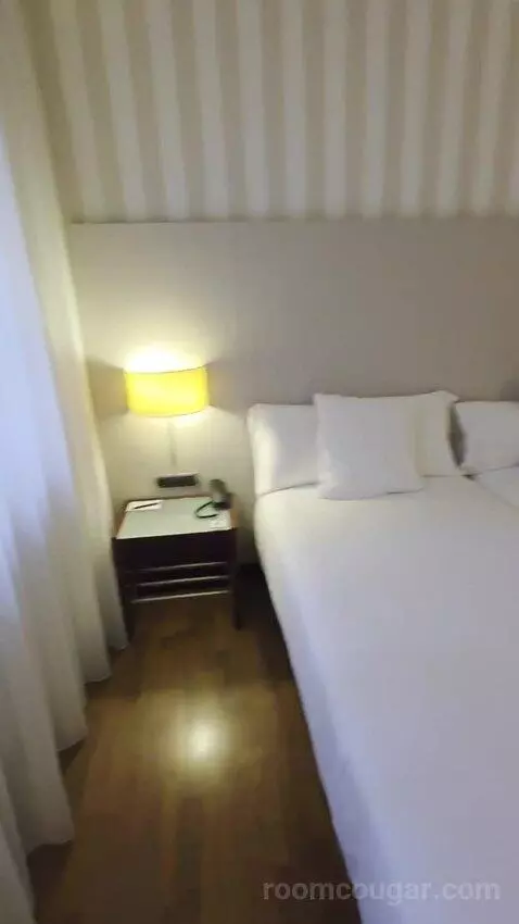 Double or Twin Room (#204) bed picture #11