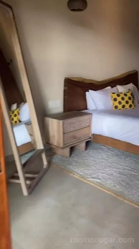 Suite with Private Pool (4C) bed picture #5