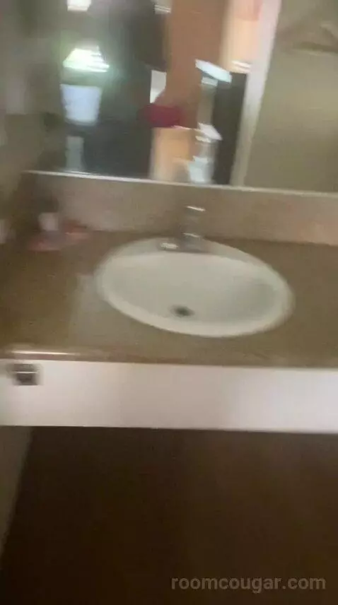 Standard (#113) bathroom picture #2