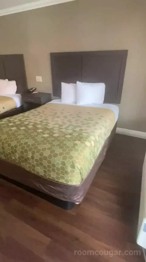 Standard (#130) bed picture #3