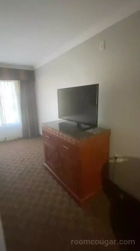 Queen Room with Two Queen Beds (#310) bed picture #6