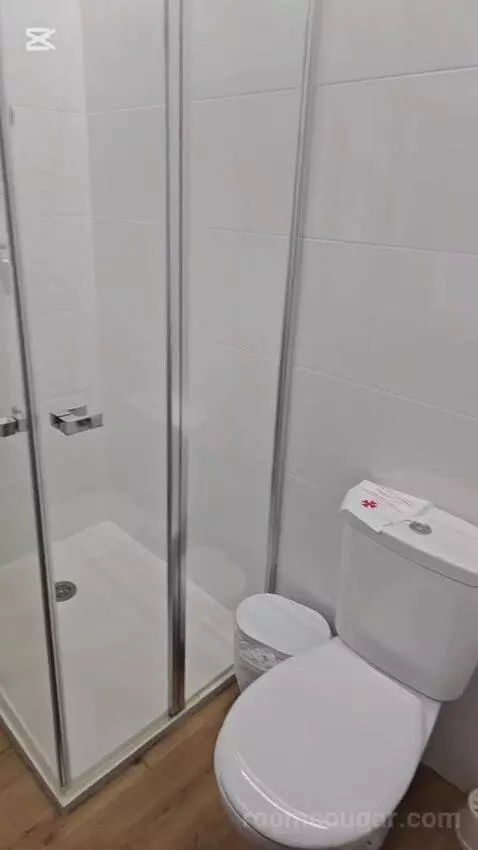 Double Room 1 Bed (#103) bathroom picture #2