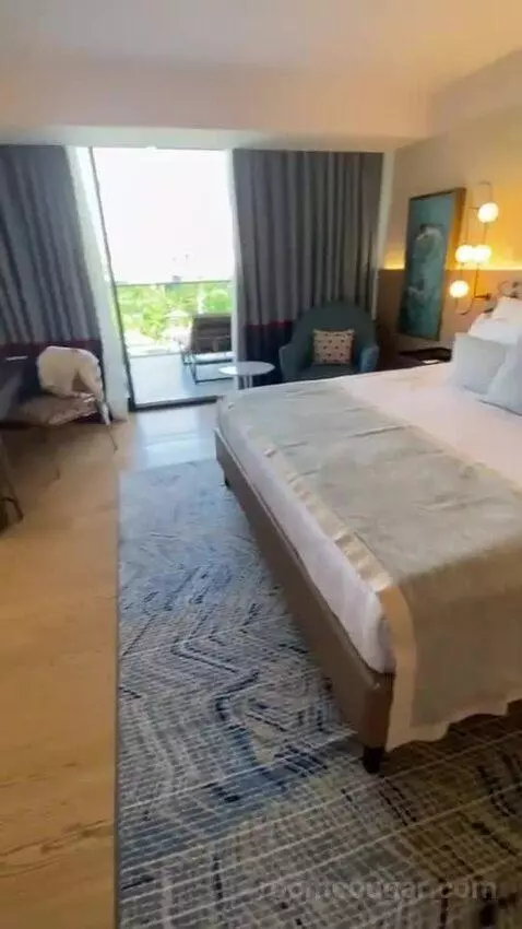 Superior Double Room (#1049) bed picture #10