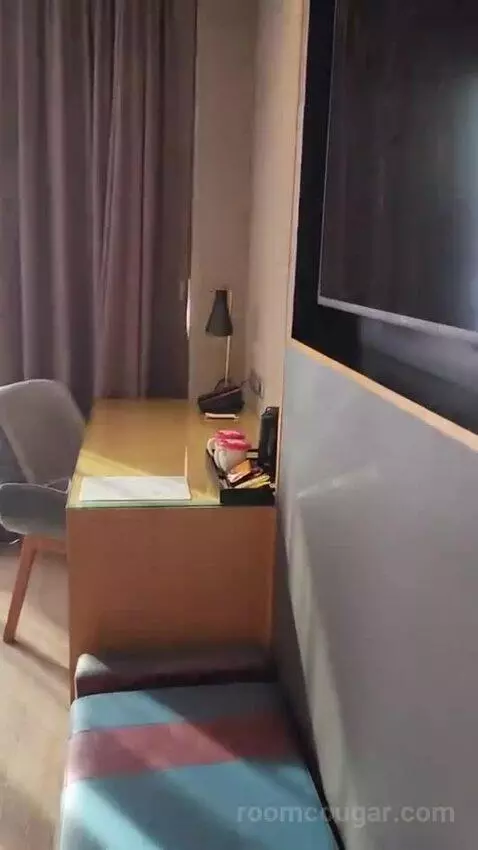 2 Queen Beds Room (#3010) bed picture #12