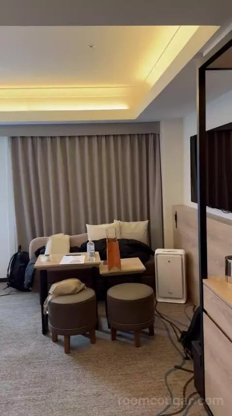 Executive Twin Room - Non-Smoking with Premier Lounge (#1322) bed picture #1