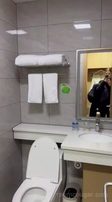 Standard Double (#421) bathroom picture #1