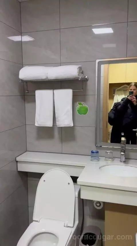 Standard Double (#421) bathroom picture #2