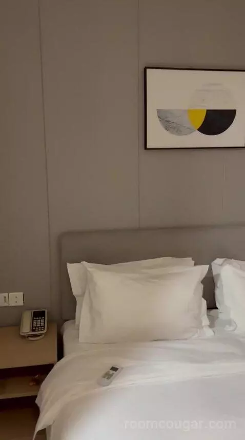 Standard Double (#421) bed picture #5