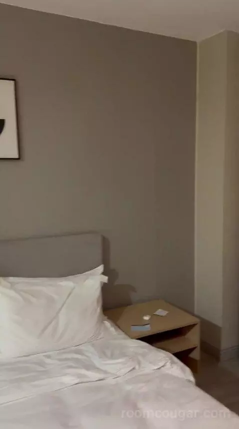 Standard Double (#421) bed picture #7