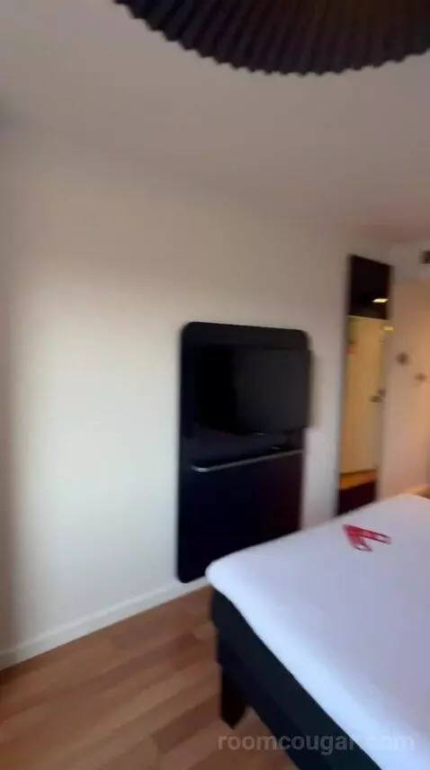 Standard Double Room (#701) bed picture #7