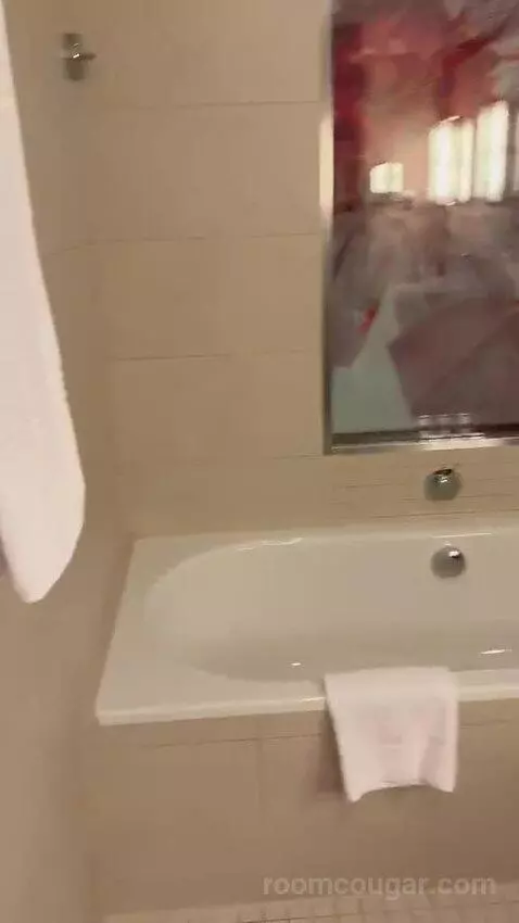 Double (#303) bathroom picture #1