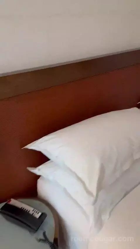Double (#303) bed picture #2