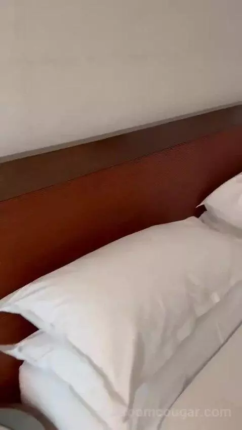 Double (#303) bed picture #4