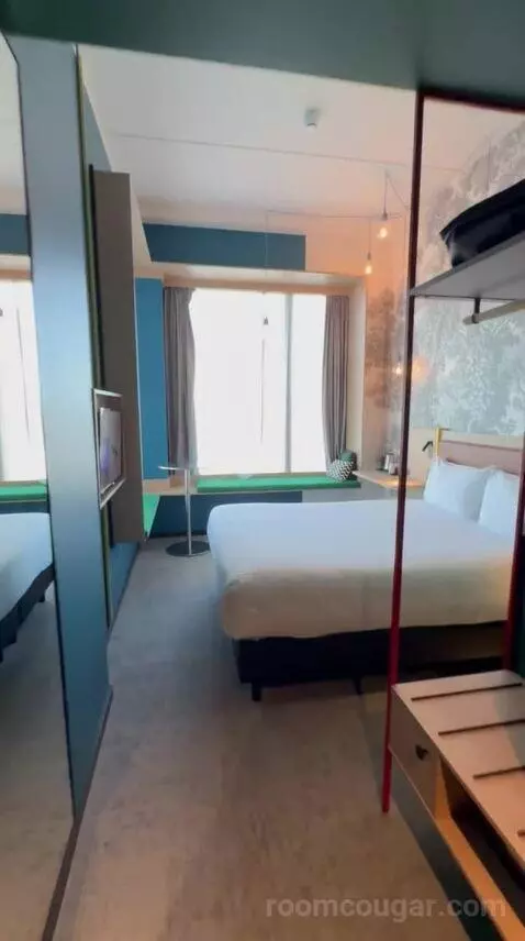 Superior Twin Room - High Floor (#812) bed picture #4