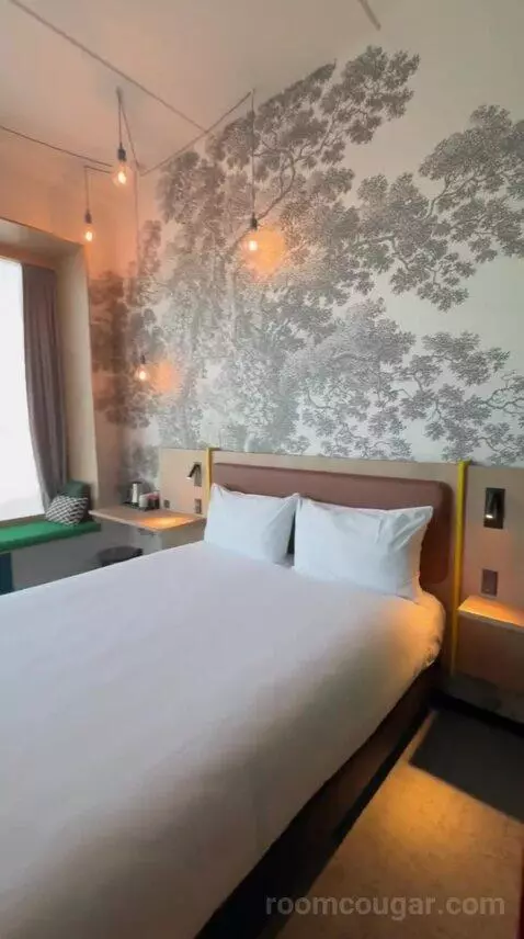 Superior Twin Room - High Floor (#812) bed picture #6