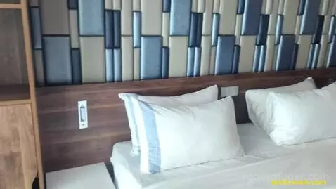 Suite (#9506) bed picture #6