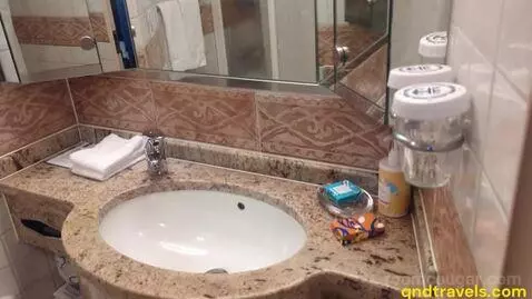 Jr Suite (#1590) bathroom picture #1