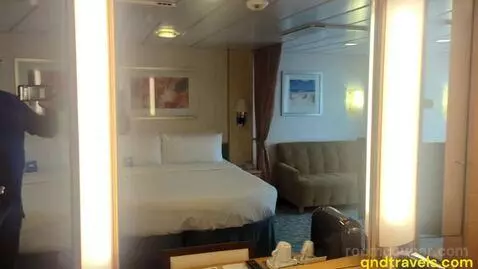 Jr Suite (#1590) bed picture #3