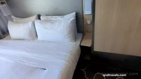 Balcony Cabin (#14325) bed picture #5