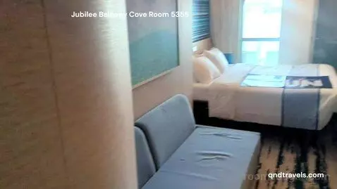 Balcony Cabin (#5355) bed picture #5