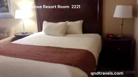 Deluxe River View King (#2221) bed picture #3